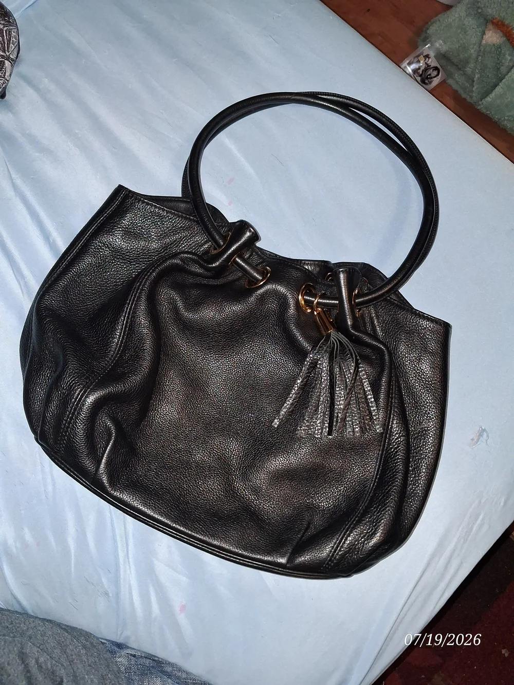 ​🖤 Michael Kors Black Pebbled Leather Shoulder Bag Tassel Charm